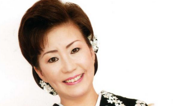 仁支川峰子 画像