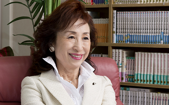 佐藤綾子教授 画像